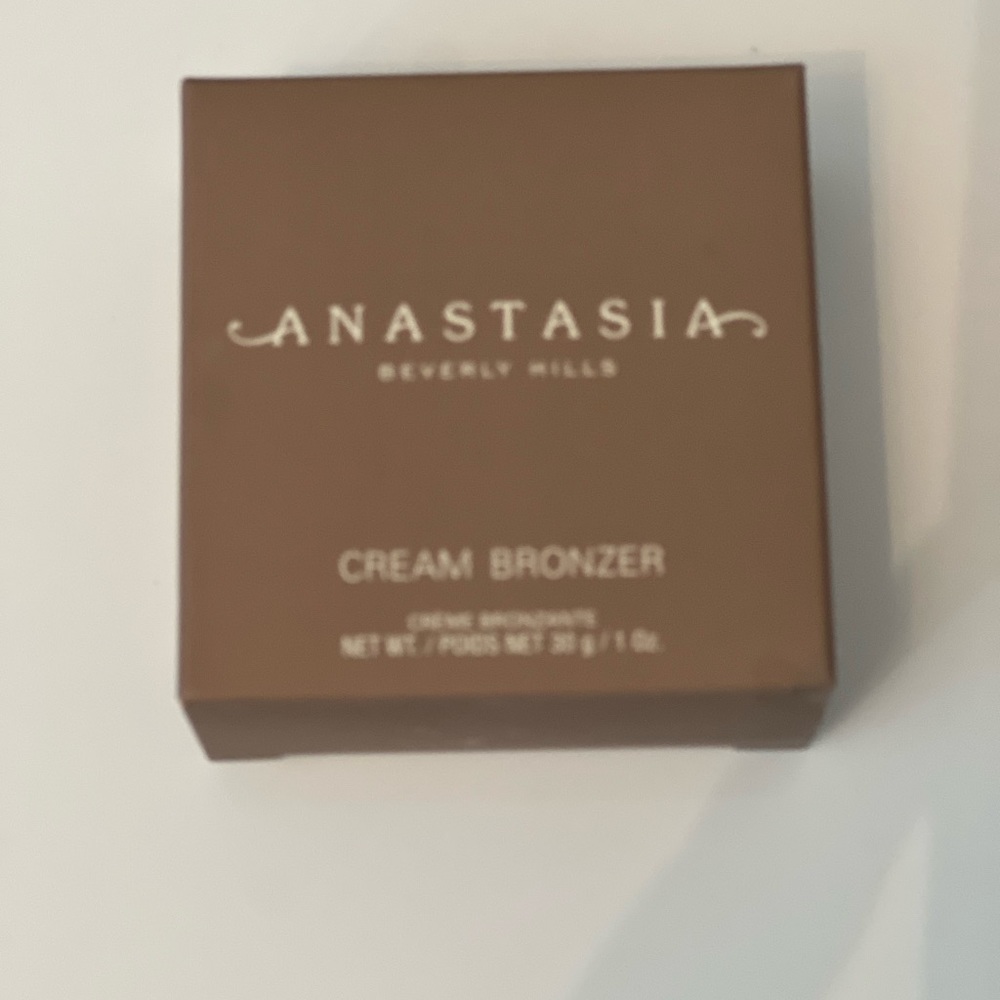 Brand new in box Anastasia Beverly Hills cream bronzer 30ml Golden Tan